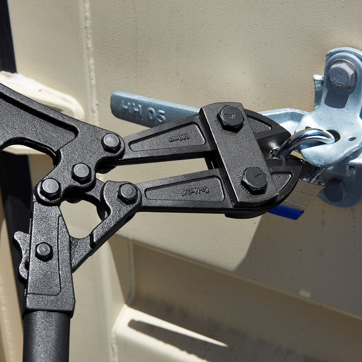 24 in. Compound Bolt Cutter R632