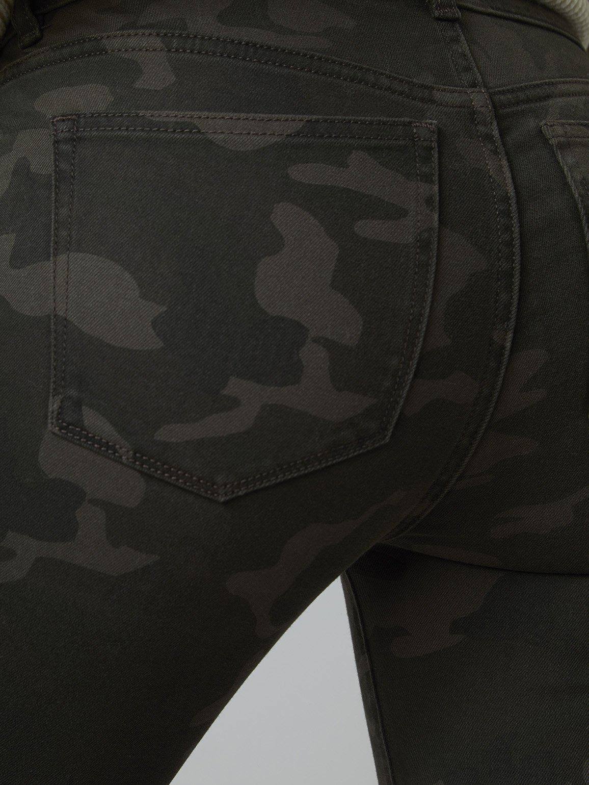 Skinny Mid Rise Crop 32 Dark Camo N646